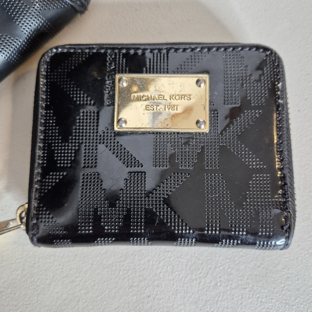 Michael Kors Delancy Studded Logo Mirror Metallic Tote PLUS Wallet - Picture 13 of 16